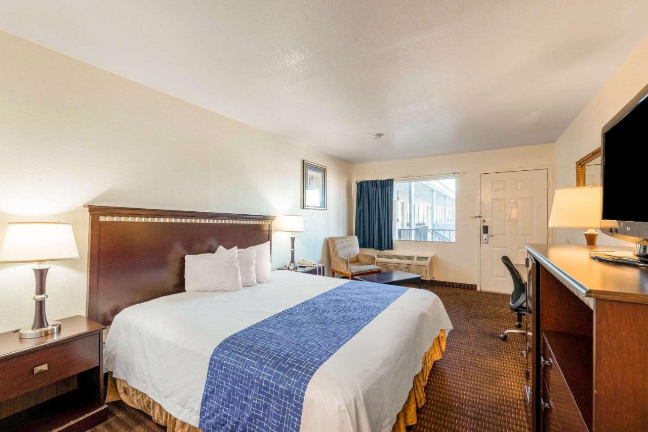 Rodeway Inn Phoenix North I-17 Exteriör bild
