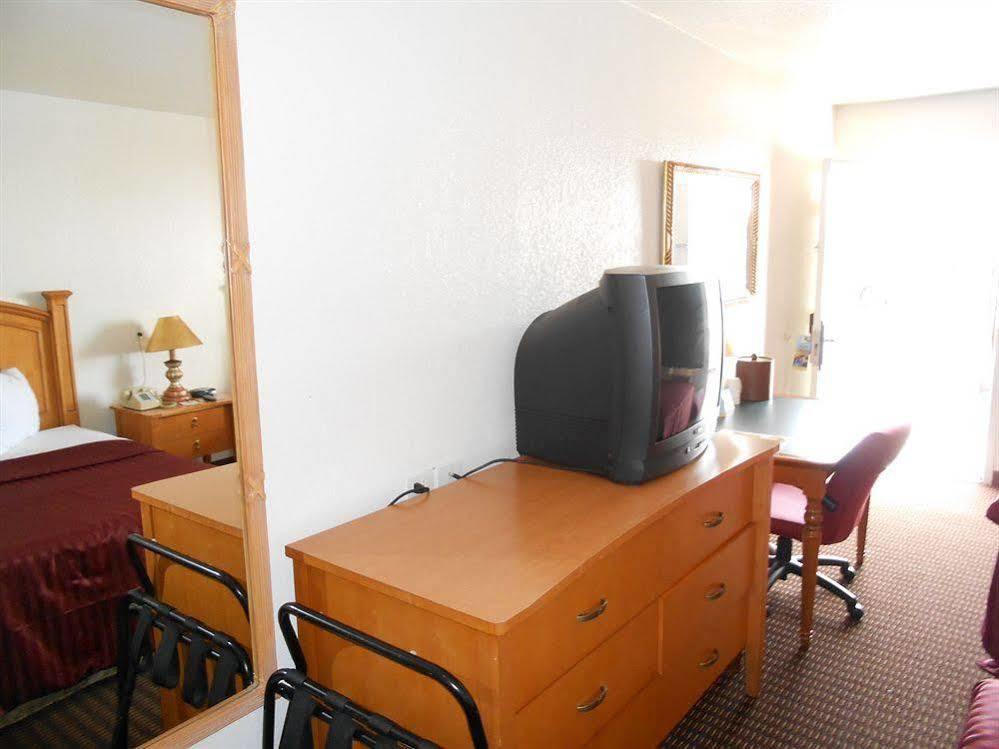 Rodeway Inn Phoenix North I-17 Exteriör bild